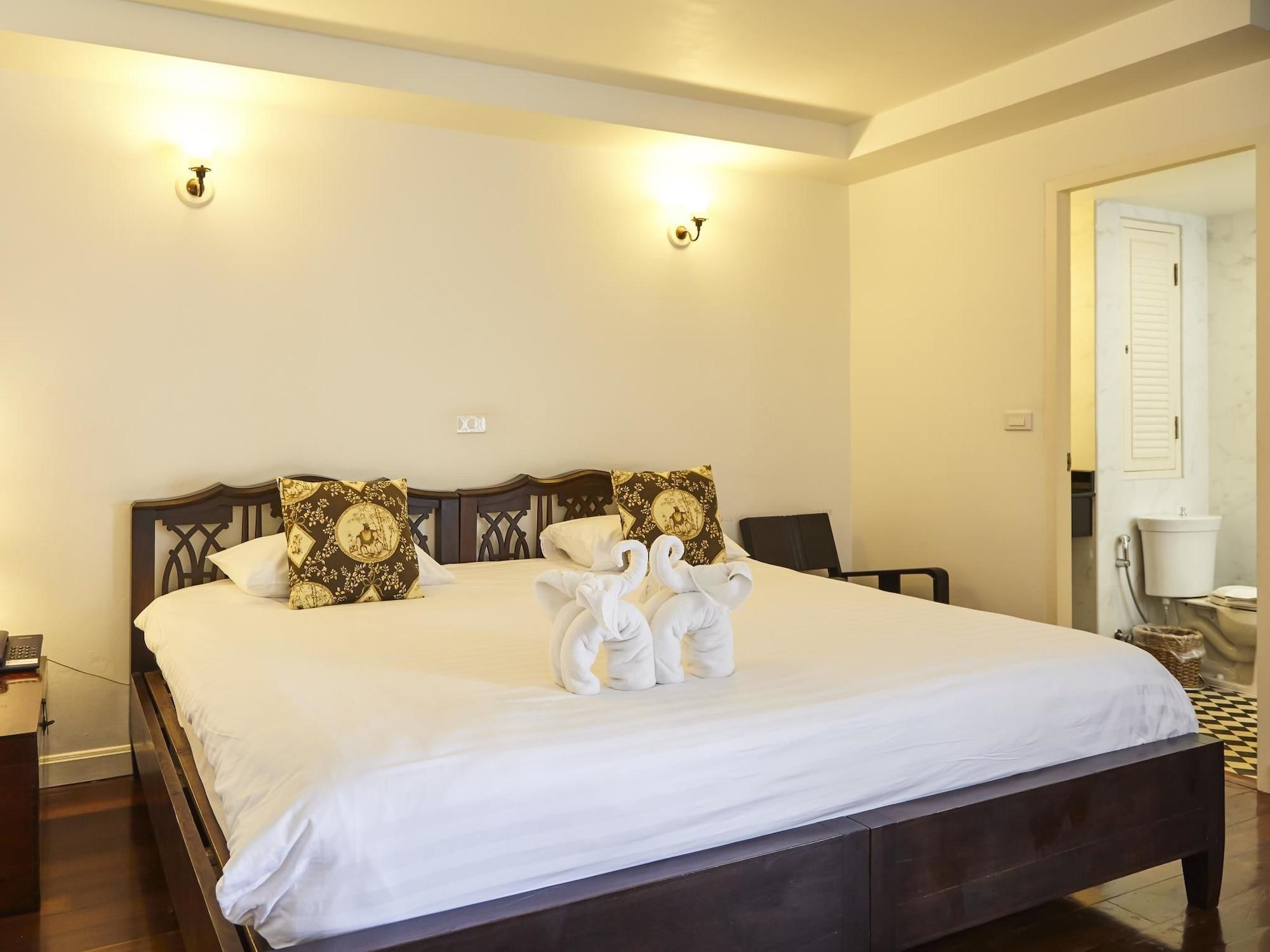 Отель Ssip Boutique Dhevej Bangkok (Adults Only) Экстерьер фото