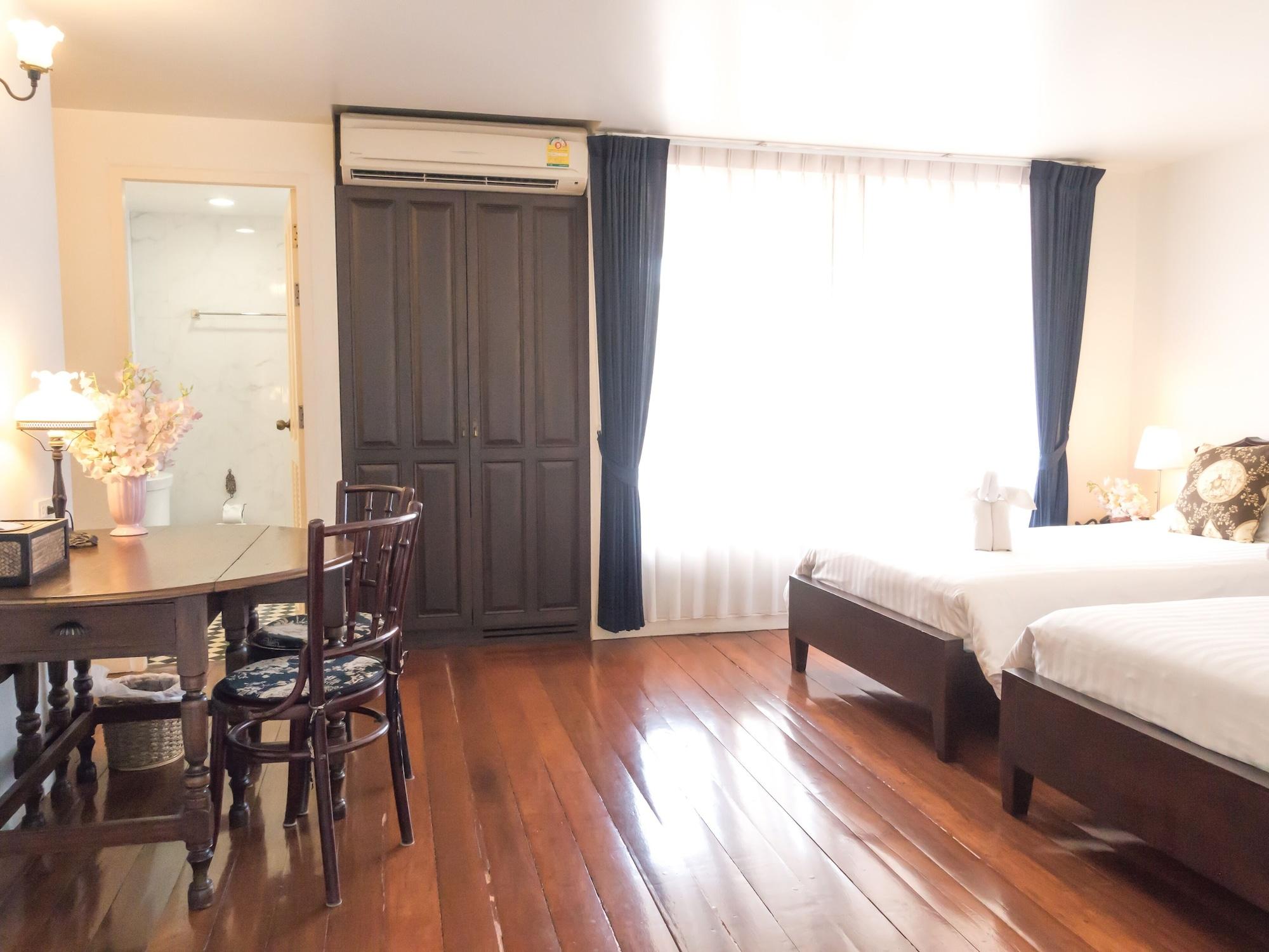 Отель Ssip Boutique Dhevej Bangkok (Adults Only) Экстерьер фото