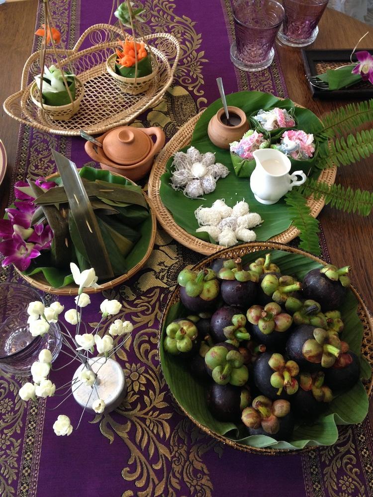 Отель Ssip Boutique Dhevej Bangkok (Adults Only) Экстерьер фото