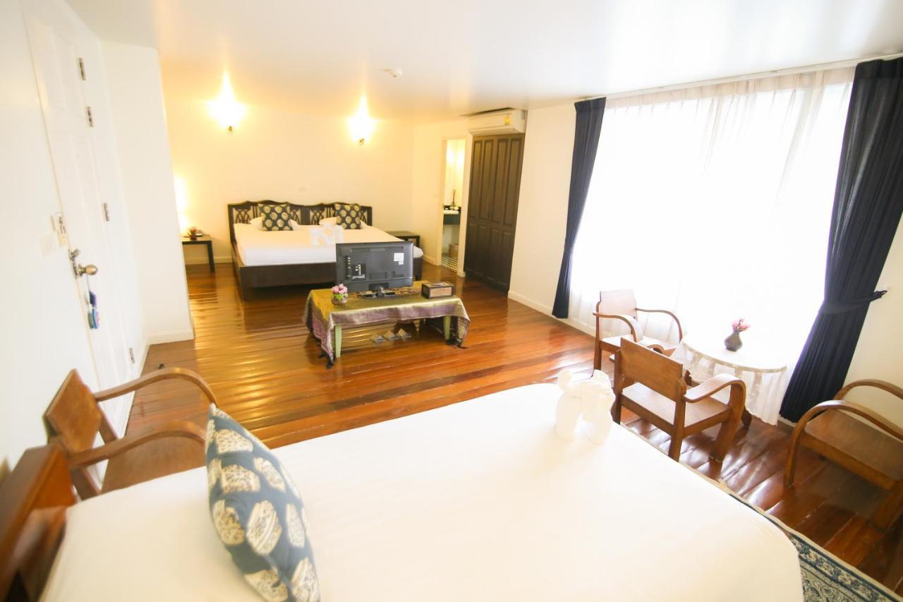 Отель Ssip Boutique Dhevej Bangkok (Adults Only) Экстерьер фото