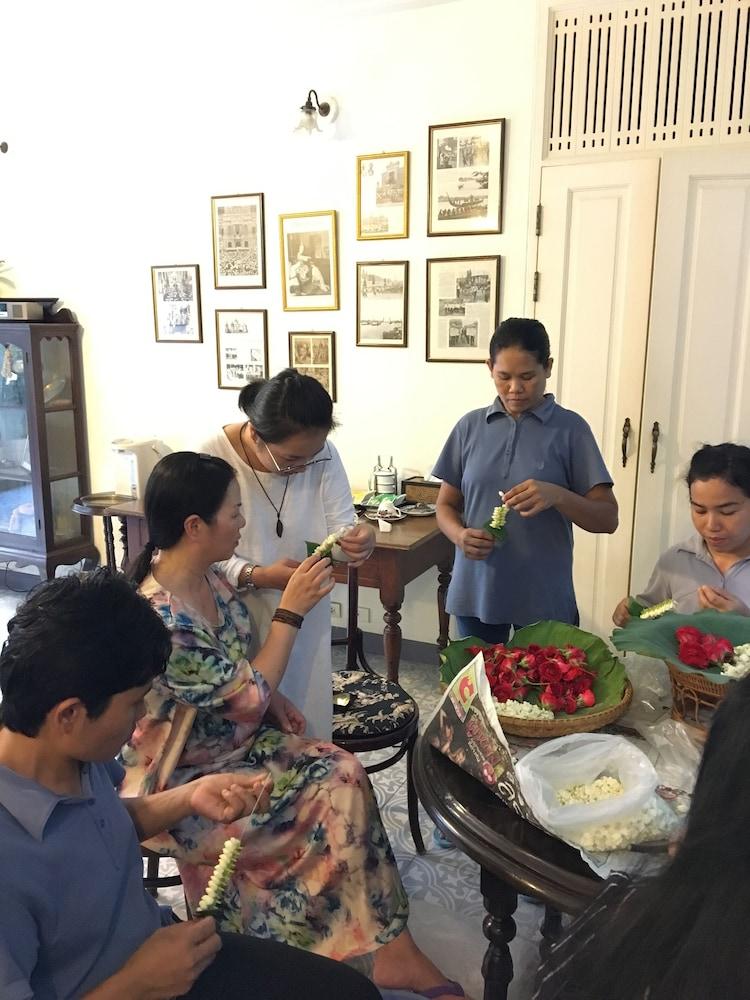 Отель Ssip Boutique Dhevej Bangkok (Adults Only) Экстерьер фото