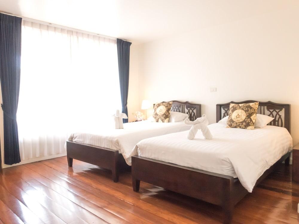 Отель Ssip Boutique Dhevej Bangkok (Adults Only) Экстерьер фото