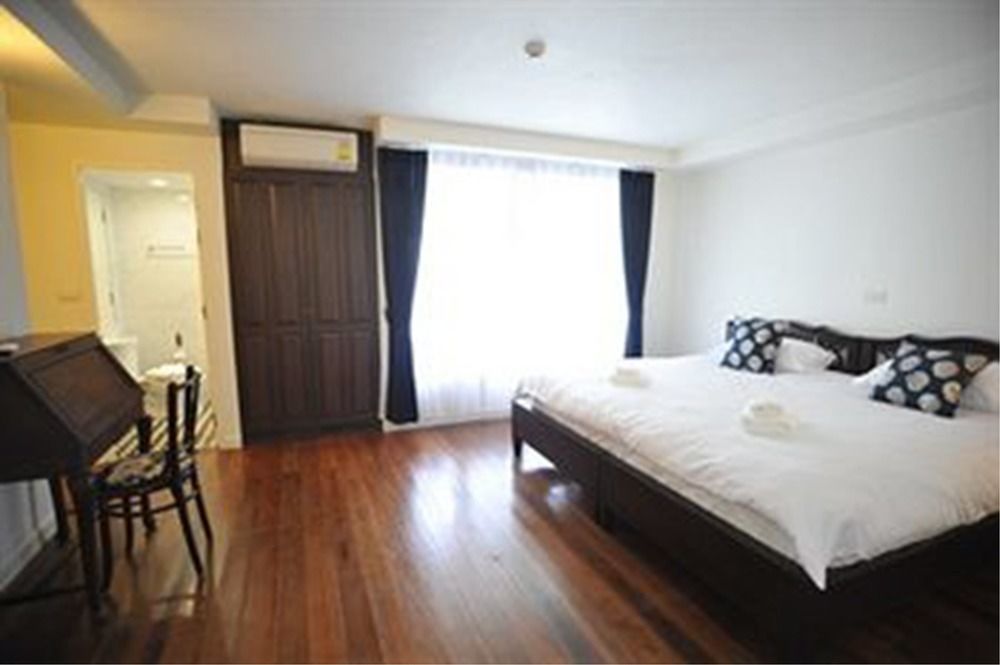 Отель Ssip Boutique Dhevej Bangkok (Adults Only) Экстерьер фото