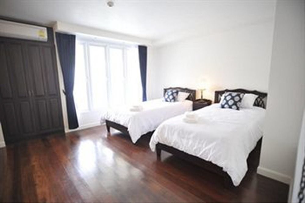 Отель Ssip Boutique Dhevej Bangkok (Adults Only) Экстерьер фото