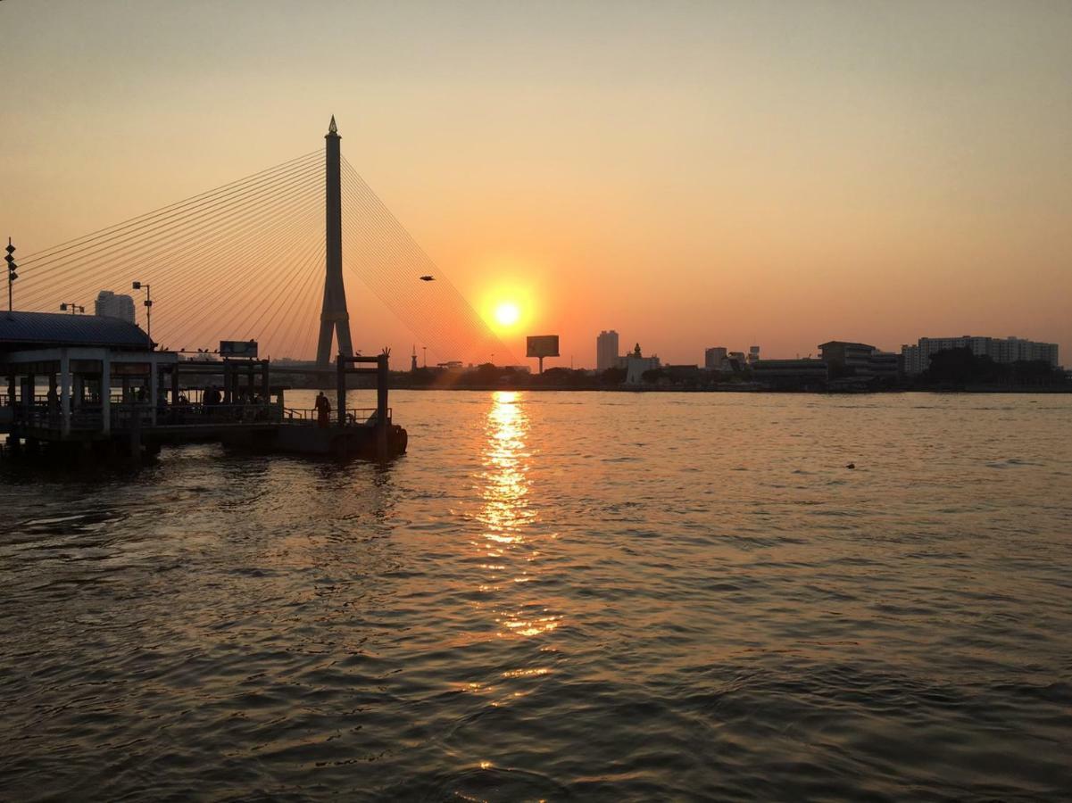 Отель Ssip Boutique Dhevej Bangkok (Adults Only) Экстерьер фото